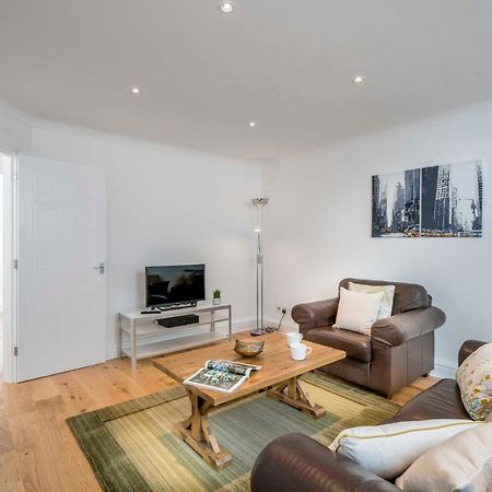 Splendid Apartment Near Vauxhall Tube Лондон Экстерьер фото